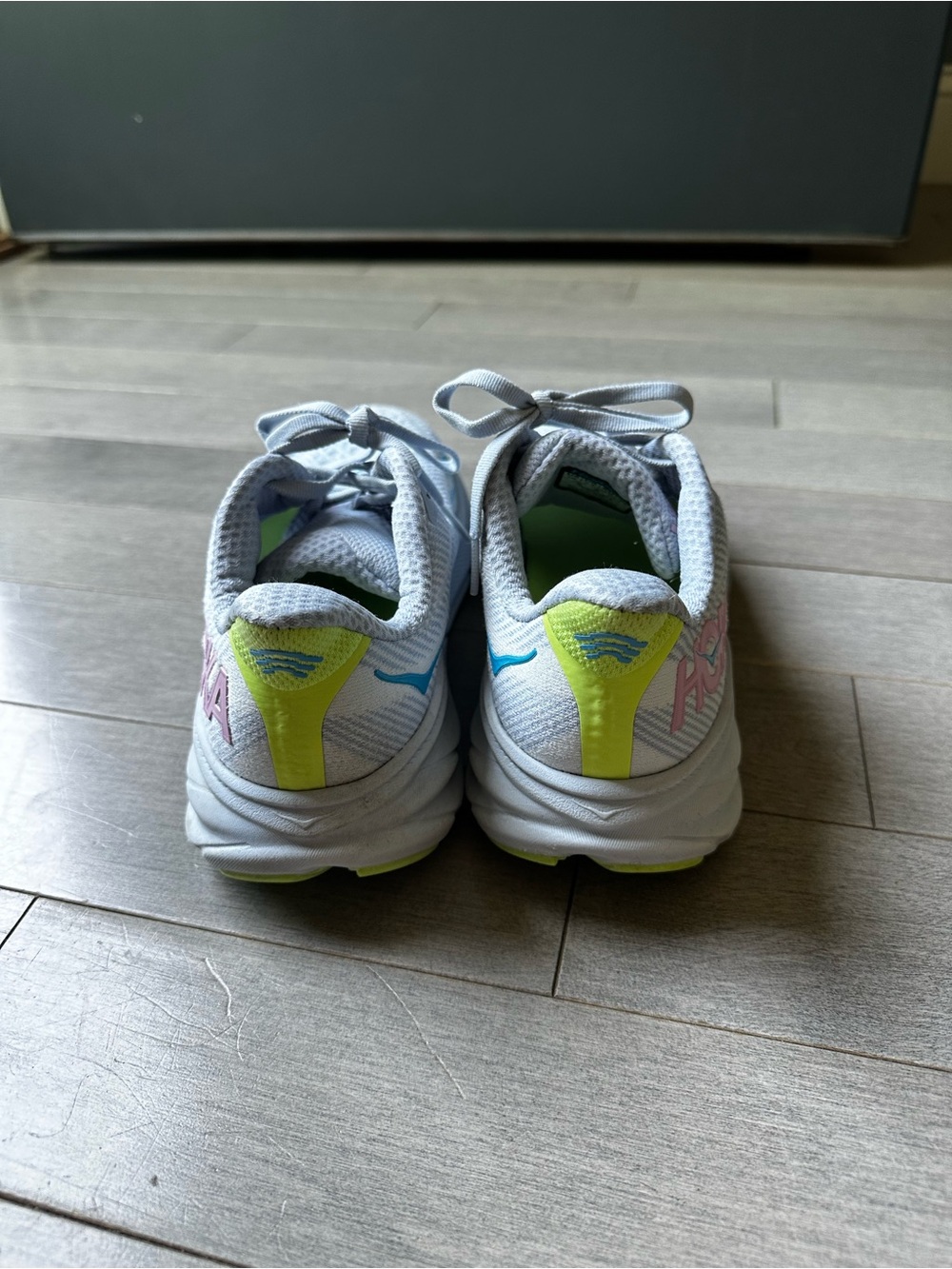 Women’s Hoka Clifton 9 Gray Athletic Walking Running Lace Up Sneaker Shoes Sz 7 - Picture 4 of 7